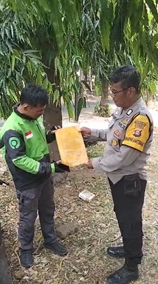 Antisipasi Karhutla, Bhabinkamtibmas Kelurahan 28 Ilir Tegaskan Larangan Membakar Lahan ke Warga