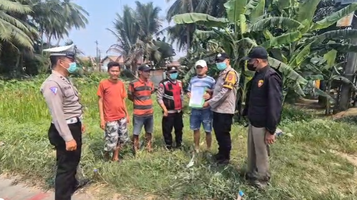 Cegah Karhutla, Personel Polsek Plaju Giat Sosialisasi Maklumat Kapolda Sumsel ke Masyarakat