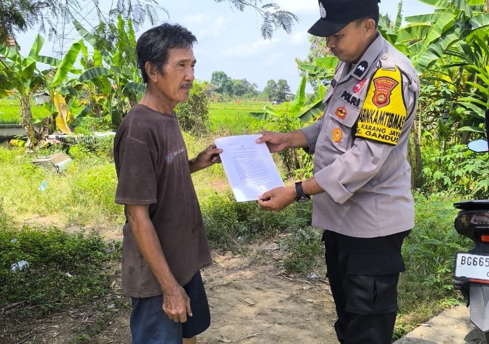 Polisi Sambangi Warga Karang Jaya, Sosialisasikan Maklumat Kapolda tentang Karhutla