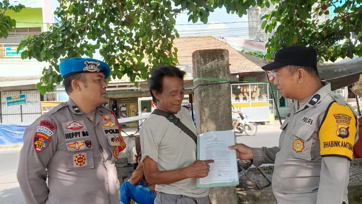 Cegah Karhutla, Polsek Plaju Sosialisasikan Maklumat Kapolda Sumsel kepada Masyarakat