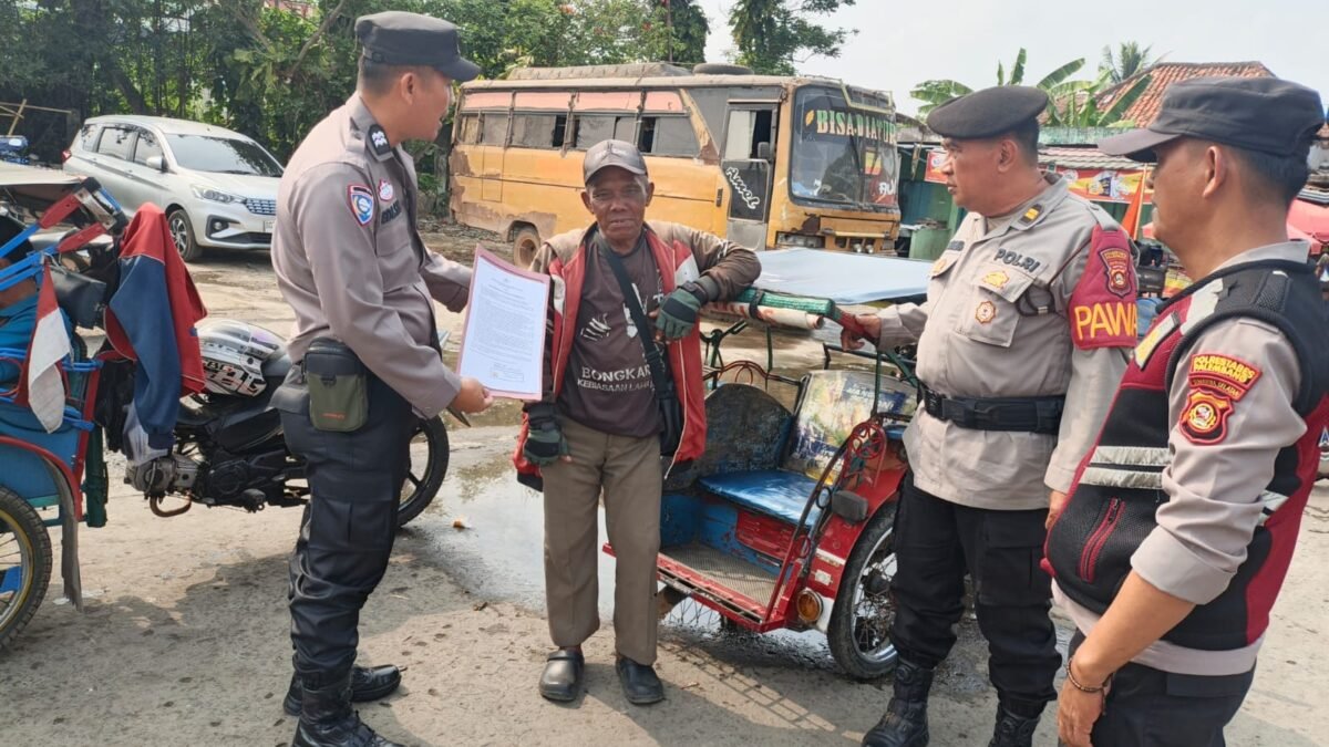 Cegah Api Sebelum Meluas, Polsek Plaju Edukasi Warga Bahaya Karhutla