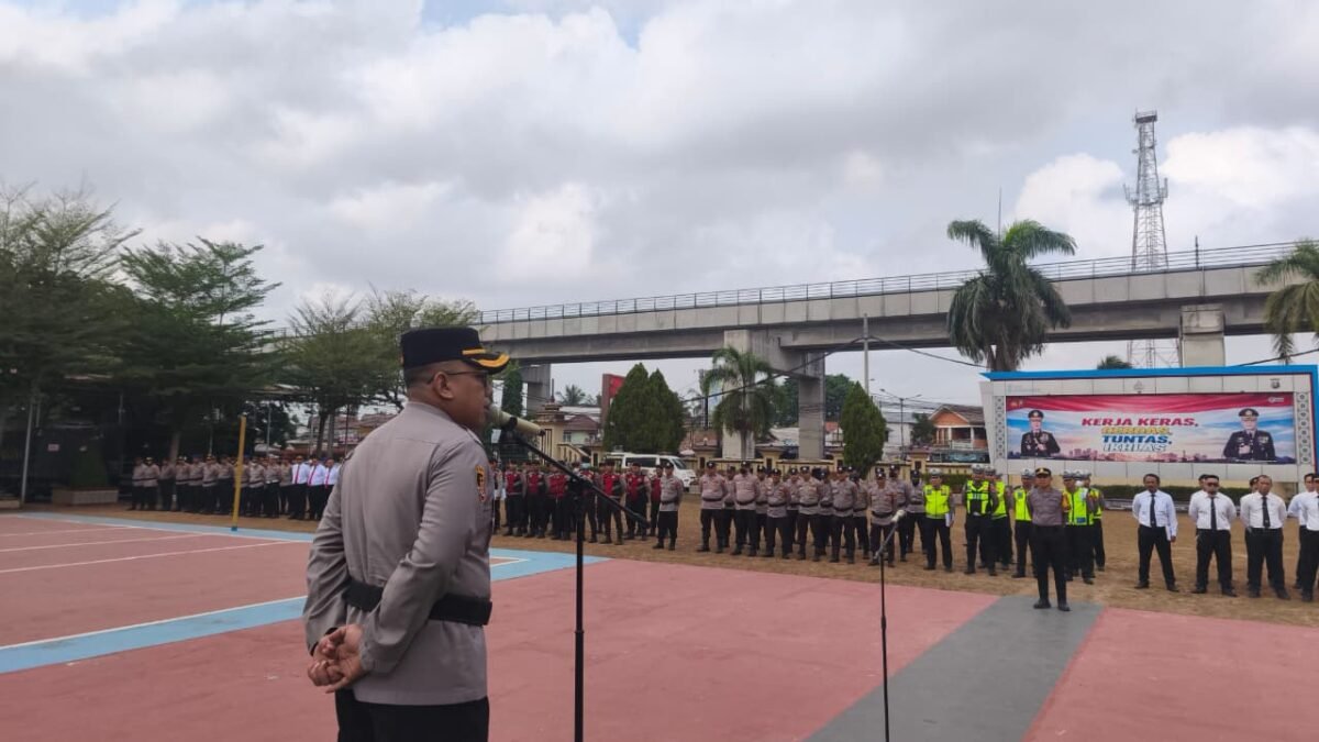 Jaga Soliditas dan Kesiapsiagaan, Wakapolrestabes Palembang Pimpin Apel Jam Pimpinan