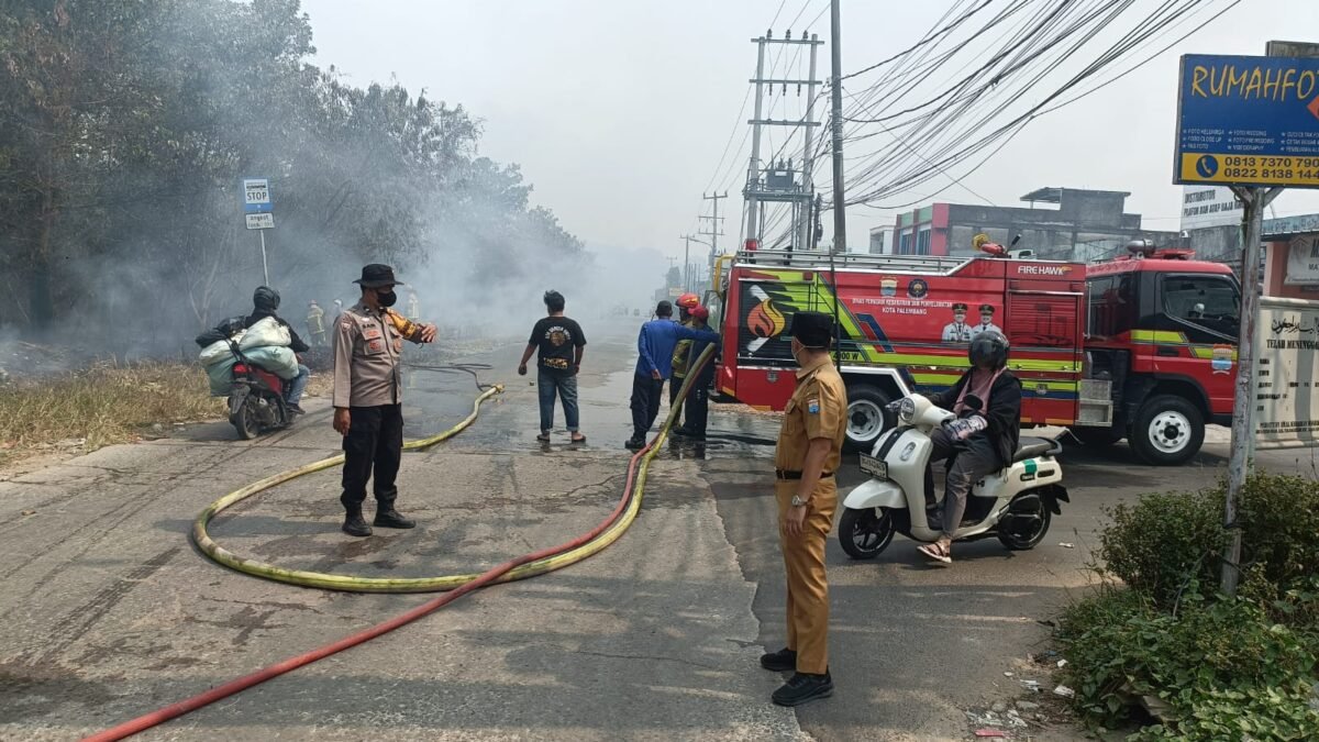 Karhutla Kembali Terjadi di Palembang, Polsek Sukarami Bergerak ke Lokasi