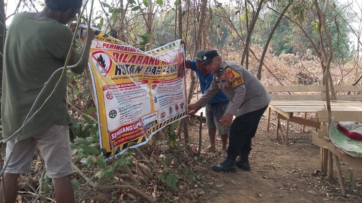 Waspada Karhutla, Bhabinkamtibmas Ingatkan Warga Bahaya Pembakaran Lahan dan Sampah