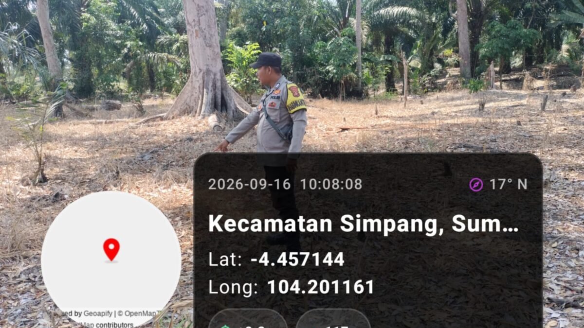 Bhabinkamtibmas Polsek Simpang Cek Lahan Kosong, Dukung Program Ketahanan Pangan di Desa Karang Agung
