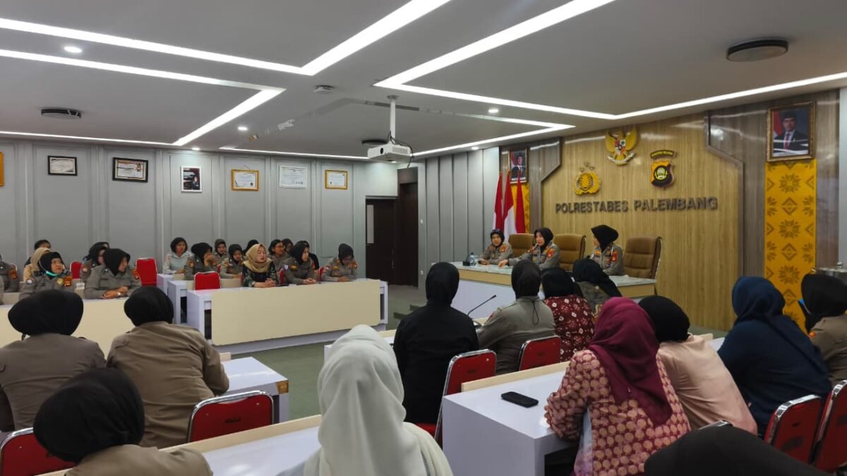 Penuh Haru, Polwan Polrestabes Palembang Lepas AKP Basani Sagala Memasuki Purna Bakti