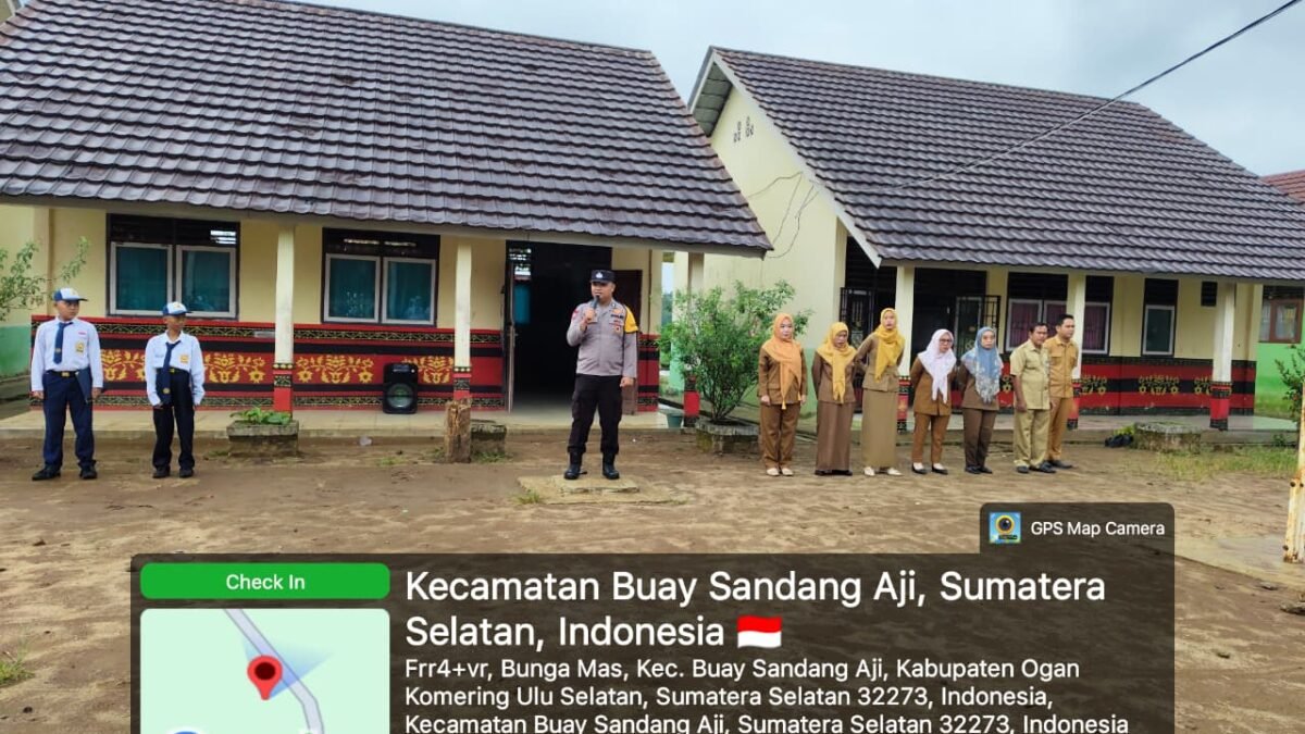 Polsek Buay Sandang Aji Jadi Pembina Upacara, Edukasi Pelajar tentang Bullying dan Kenakalan Remaja