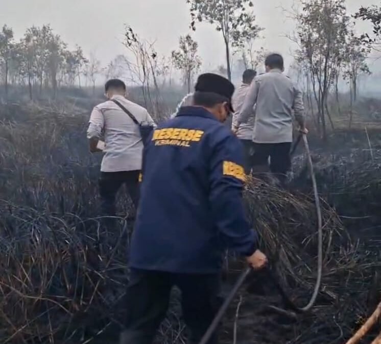 Sembilan Jam Berjibaku, Tim Gabungan Padamkan Karhutla di Samping Lapas Kelas I Palembang