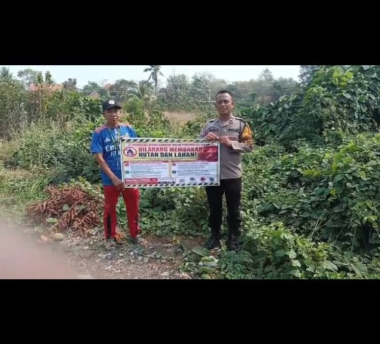 Antisipasi Karhutla, Bhabinkamtibmas Sambangi Warga di Jalan Jambu Talang Jambe