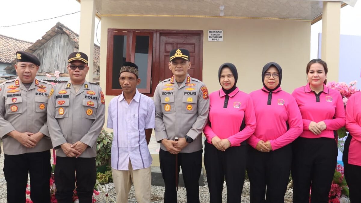 Peduli Masyarakat, Polrestabes Palembang Resmikan Rumah Hasil Bedah Rumah dalam Rangka HKGB ke-74