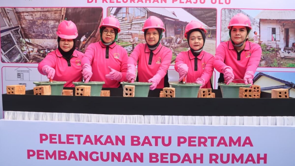 HKGB ke-74, Polrestabes Palembang dan Bhayangkari Gelar Bakti Sosial hingga Bedah Rumah Warga