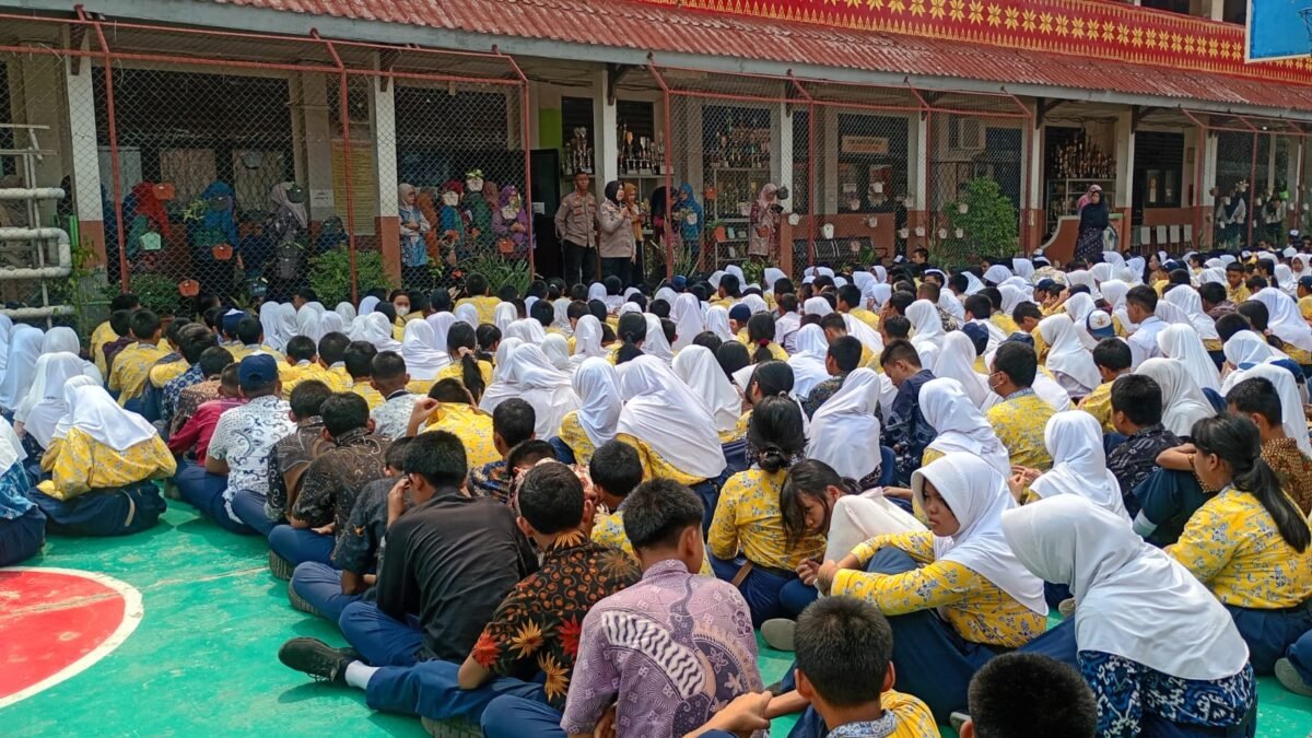Antisipasi Tawuran Susulan, Polrestabes Palembang Edukasi Ratusan Siswa SMPN 3 soal Bahaya Provokasi