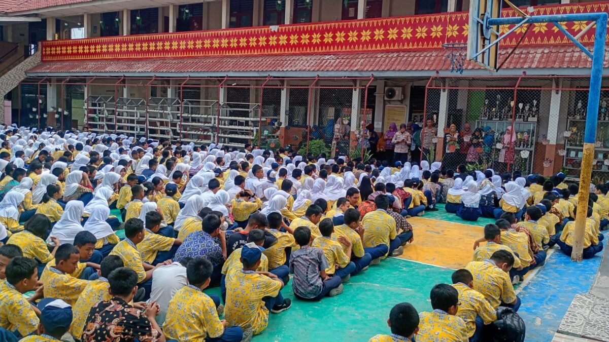 Perkuat Upaya Pencegahan Tawuran, Sat Binmas Polrestabes Palembang Sambangi SMPN 3 Palembang