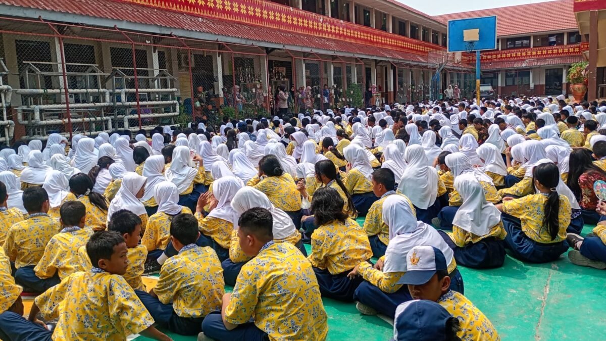 Polrestabes Palembang Ajak 970 Siswa SMPN 3 Bijak Bermedia Sosial dan Jauhi Tawuran