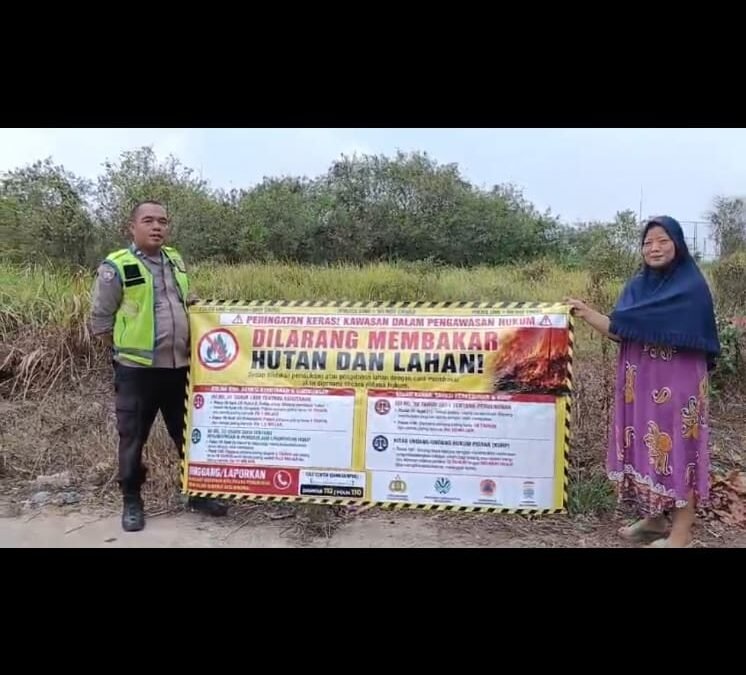 Antisipasi Karhutla, Bhabinkamtibmas Sukarami Sambangi Warga dan Ingatkan Bahaya Membakar Lahan