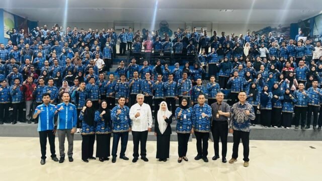Operator dan bendahara sekolah se-Sumsel mengikuti pelatihan tata kelola pendidikan berbasis data oleh Disdik Sumsel.