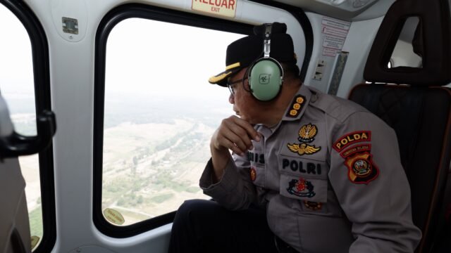 Helikopter Polairud Polda Sumsel saat patroli udara memantau karhutla di OKI