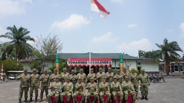 Pangdam II/Swj dan Asops Panglima TNI saat cek kesiapan Yonarmed 15/Cailendra