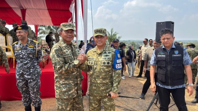 Kasdam II/Swj dan Dankodiklat TNI meninjau Latgabma Super Garuda Shield 2026 materi Airbone di Baturaja