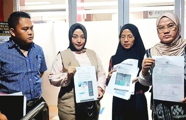 Selebgram Rondoot dilaporkan ke Polda Sumsel terkait dugaan pencemaran nama baik.