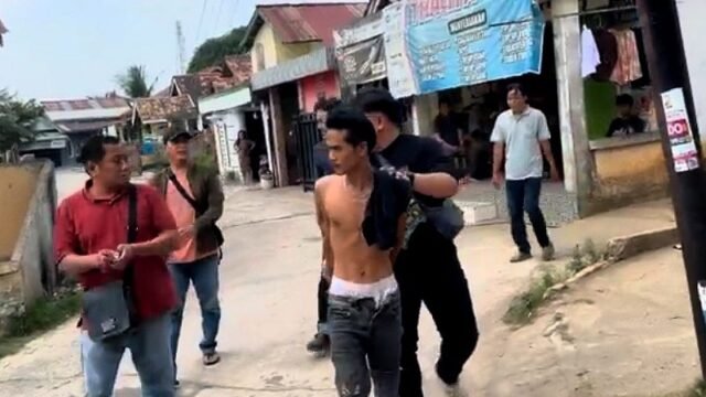 Oji tersangka penggelapan motor ditangkap Unit Ranmor Polrestabes Palembang di Palembang.