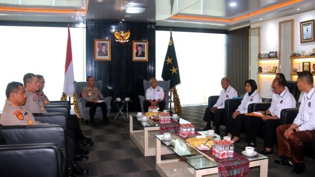 Kapolda Sumsel Irjen Pol Dr Sandi Nugroho mendukung pembinaan atlet karate INKANAS Sumsel