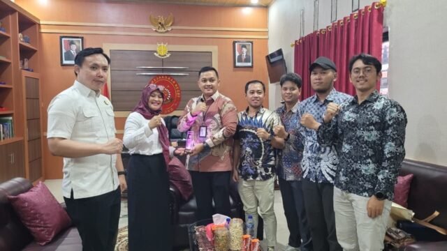 Manajer PLN ULP Muara Aman dan Kepala Kejari Lebong saat audiensi perkuat sinergi PLN Kejari Lebong.