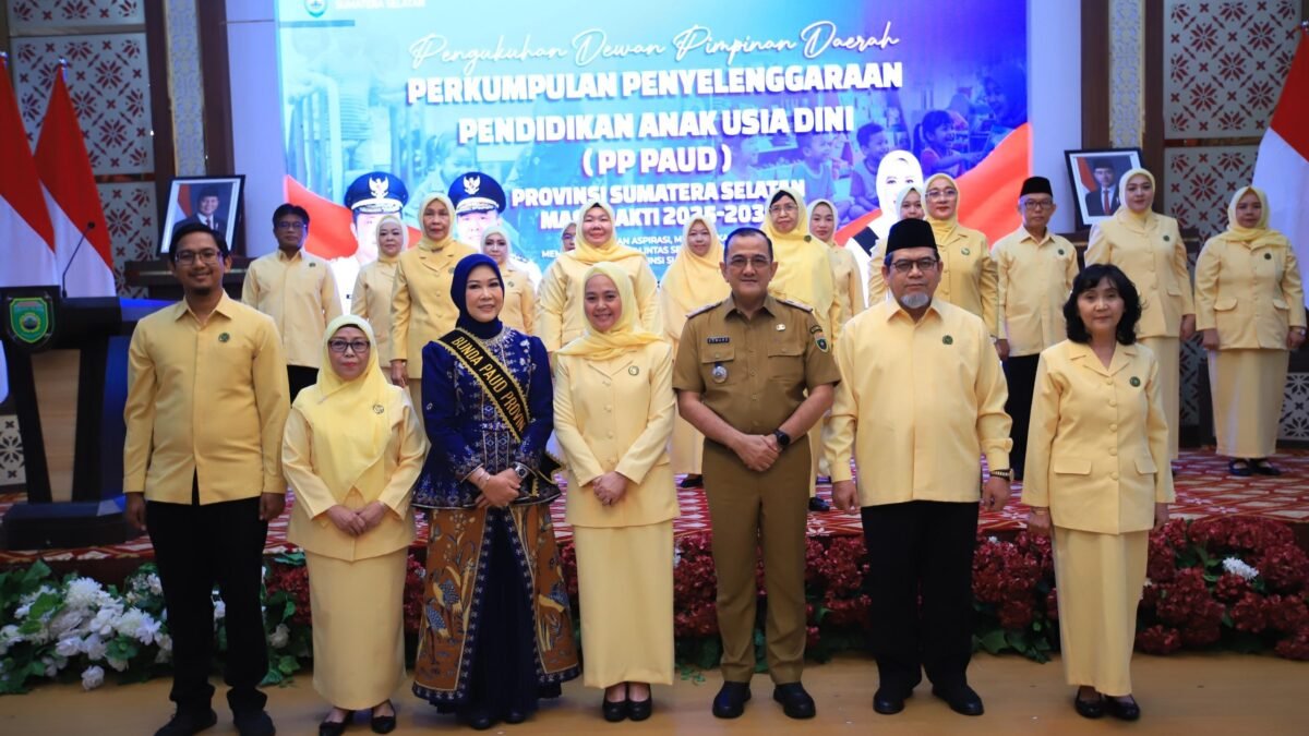 Feby Herman Deru kukuhkan Pengurus DPD PP PAUD Sumsel 2025-2030 di Griya Agung.