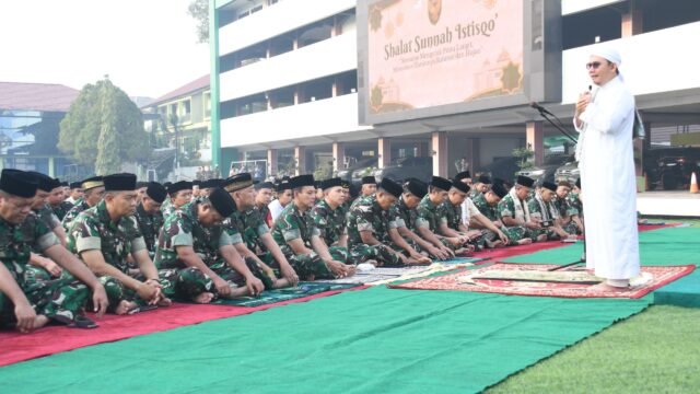 Kasrem 044/Gapo pimpin Shalat Istisqa di Makodam II/Sriwijaya hadapi kemarau