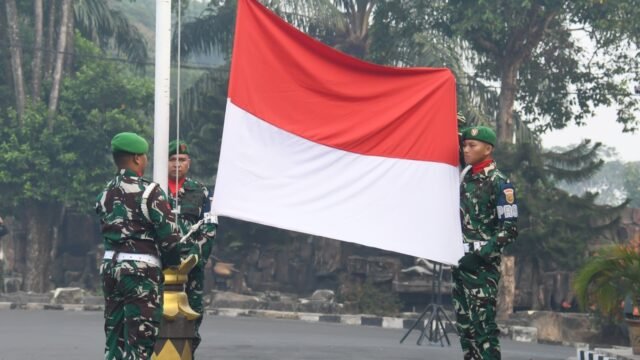 Kasrem 044/Gapo Kolonel Inf Andi Gus Wulandri pimpin upacara bulanan di Makorem 044/Gapo