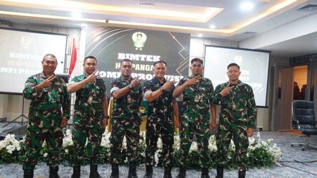 Kolonel Inf Andi Triasmoro menutup Bimtek Kompi Produksi TNI AD 2026 untuk perkuat ketahanan pangan nasional di Palembang.