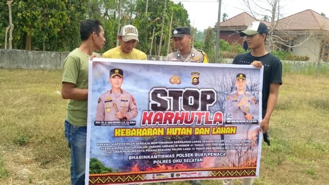 Anggota Polsek Buay Pemaca sosialisasi cegah Karhutla di Desa Karet Jaya