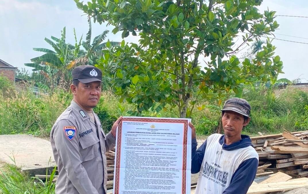 Personil Polsek Mekakau Ilir berikan himbauan larangan bakar lahan untuk cegah Karhutla