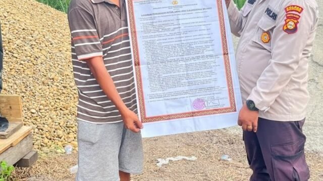 Personel Polsek Mekakau Ilir saat patroli pencegahan Karhutla di OKU Selatan