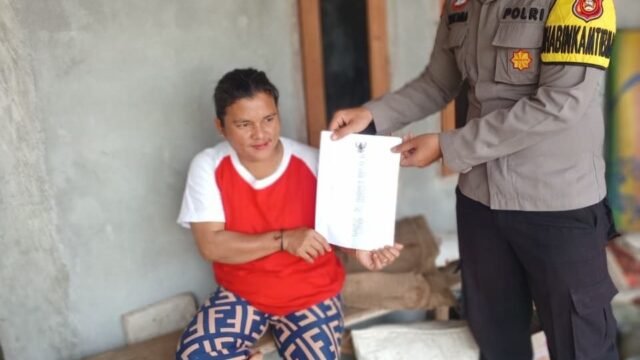 Personel Polsek Pulau Beringin saat patroli pencegahan Karhutla di OKU Selatan