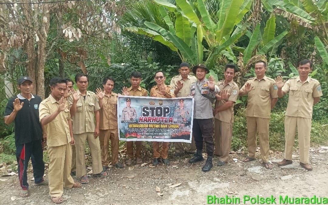 Personel Polsek Muaradua saat mitigasi Karhutla dan sosialisasi larangan membakar lahan di OKU Selatan.