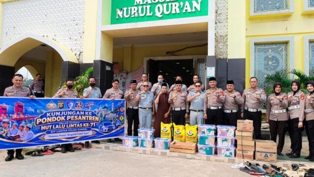 Ditlantas Polda Sumsel peringati HUT Lalu Lintas Bhayangkara ke-71 di Pondok Pesantren Tahfidz Nurul Qur'an Palembang.