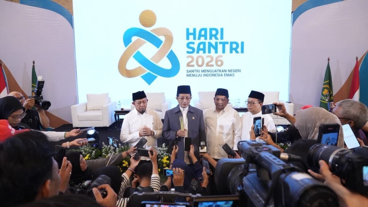 Menteri Agama Nasaruddin Umar saat meluncurkan logo dan tema Hari Santri 2026 di Jakarta
