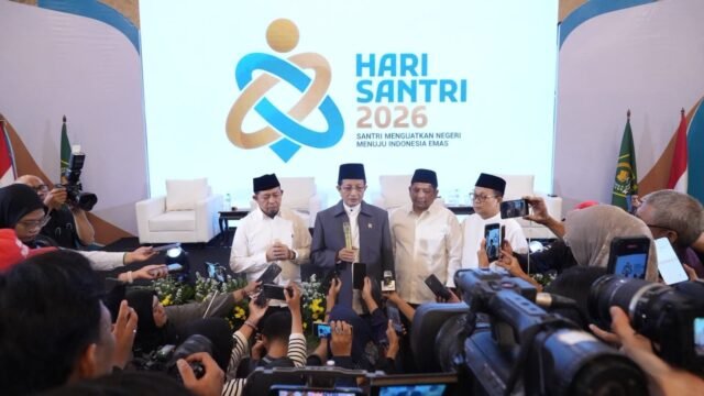 Menteri Agama Nasaruddin Umar saat meluncurkan logo dan tema Hari Santri 2026 di Jakarta