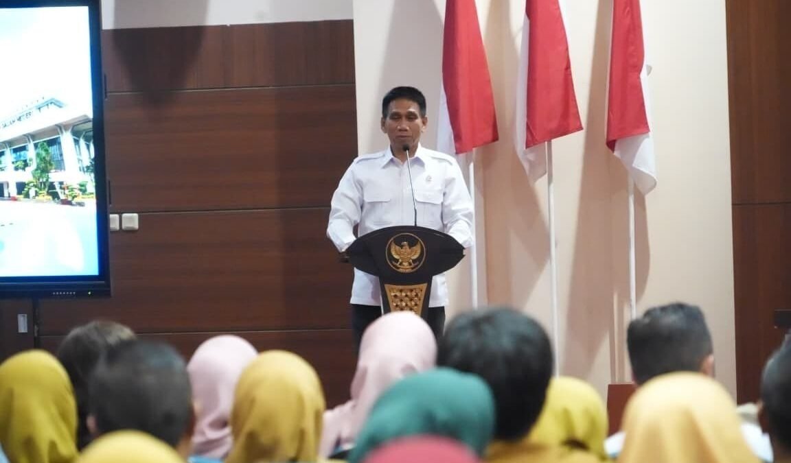 Wamendagri Akhmad Wiyagus saat menyampaikan pentingnya penanganan TB lintas sektor di Ciamis.