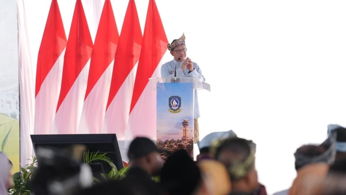 Mendagri Tito Karnavian saat groundbreaking Museum dan Monumen Bahasa Nasional di Pulau Penyengat