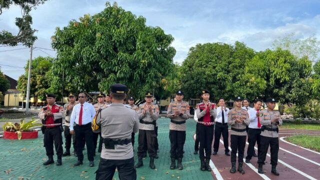 Personel Polres OKU Selatan mengikuti apel pagi Operasi Sikat I Musi 2026 dengan tertib dan lancar.