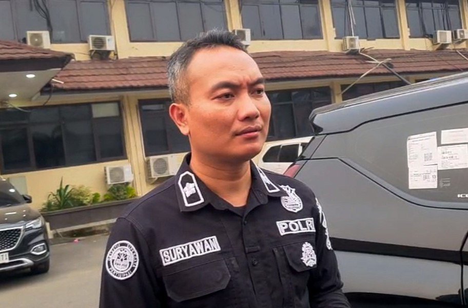 Petugas Polda Sumsel saat melakukan Operasi Sikat I Musi untuk memberantas kejahatan 3C.