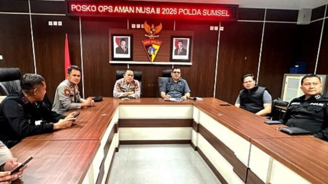 Petugas Polda Sumsel saat Operasi Sikat I Musi 2026 mengungkap 172 kasus kriminal