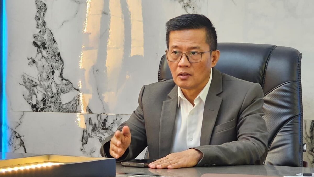 Kepala Kanwil Kemenag Sumsel Syafitri Irwan meninjau pembangunan PHTC 2026 di madrasah