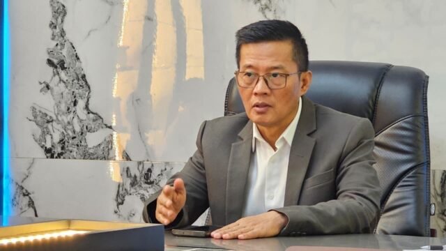 Kepala Kanwil Kemenag Sumsel Syafitri Irwan meninjau pembangunan PHTC 2026 di madrasah