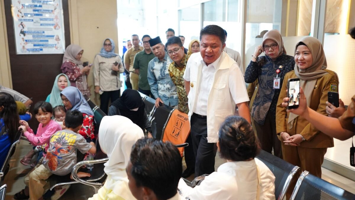 Gubernur Herman Deru meluncurkan program Pelita Sumsel untuk operasi mata gratis di Sumatera Selatan