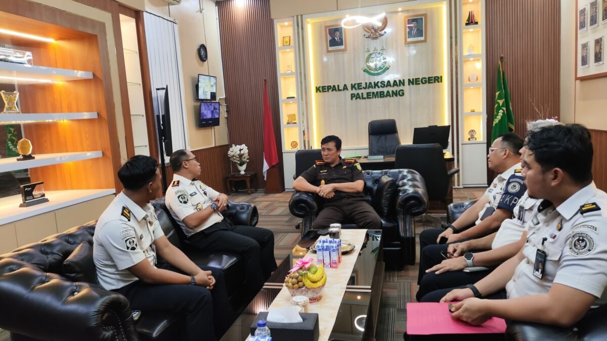 Kepala Rutan Palembang Aris Supriyadi perkuat sinergitas dengan Kejaksaan Negeri Palembang