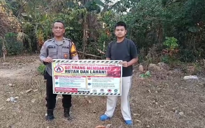 Cegah Karhutla, Bhabinkamtibmas Polsek Sukarami Datangi Lahan Warga di Jl. Peternakan Raya