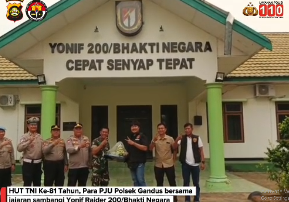 Sambut HUT TNI Ke-81, PJU Polsek Gandus Sambangi Yonif Raider 200/BN Berikan Ucapan dan Tumpeng